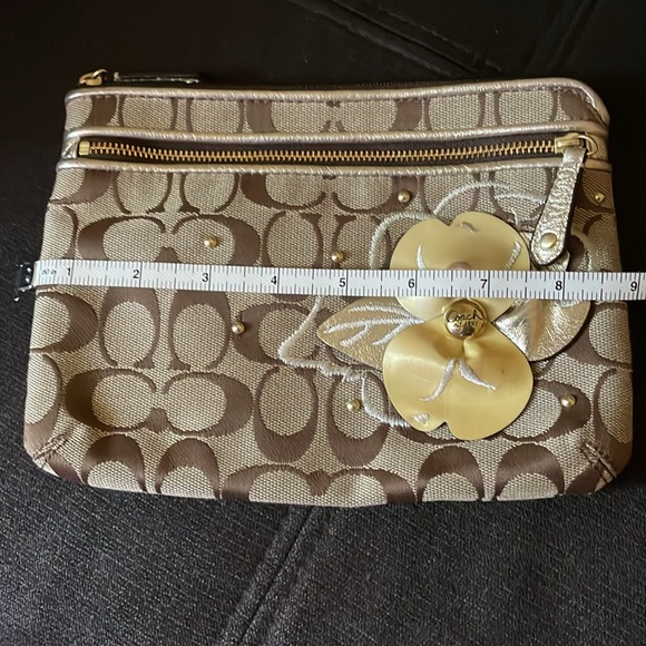 Coach clutch purse. - Picture 6 of 6